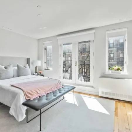 Ferienwohnung Luxe Studio With Charming Juliet Balcony